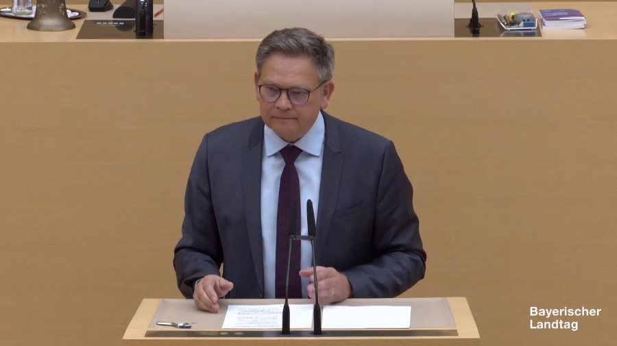 Plenarrede zum Thema -ffentliche Sicherheit erhalten, gesellschaftliche Spannungen berwinden: Fr ein sicheres und geeintes Bayern-